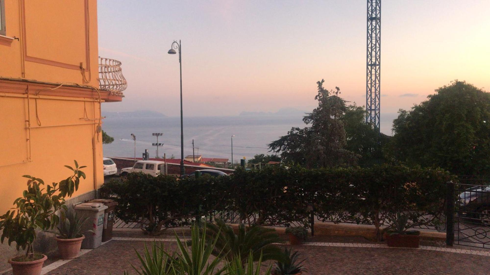 Vomero Guest House Наполи Екстериор снимка